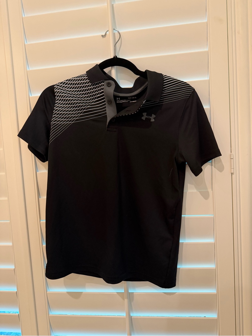 Under Armour Black Men’s Short-Sleeve Polo with Gray Shoulder Graphic